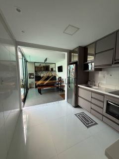 Casa térrea com piscina mobiliado no Bairro Sim