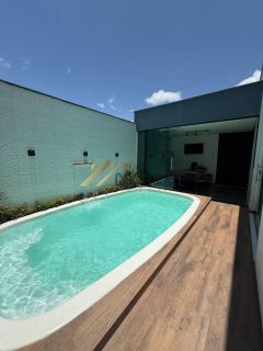 Casa térrea com piscina mobiliado no Bairro Sim