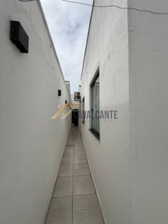 EXELENTE CASA MOBILIADA C/ GARAGEM COBERTA, NO BAIRRO SIM