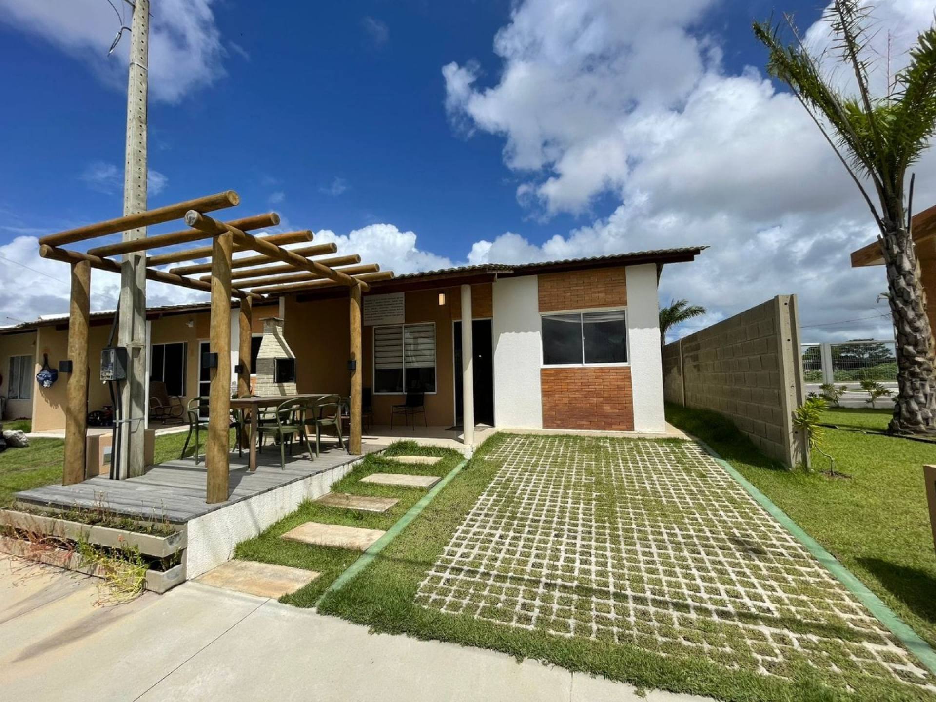 Casa de Condomínio Para Vender com 2 quartos no bairro Cidade Universitária em Maceió