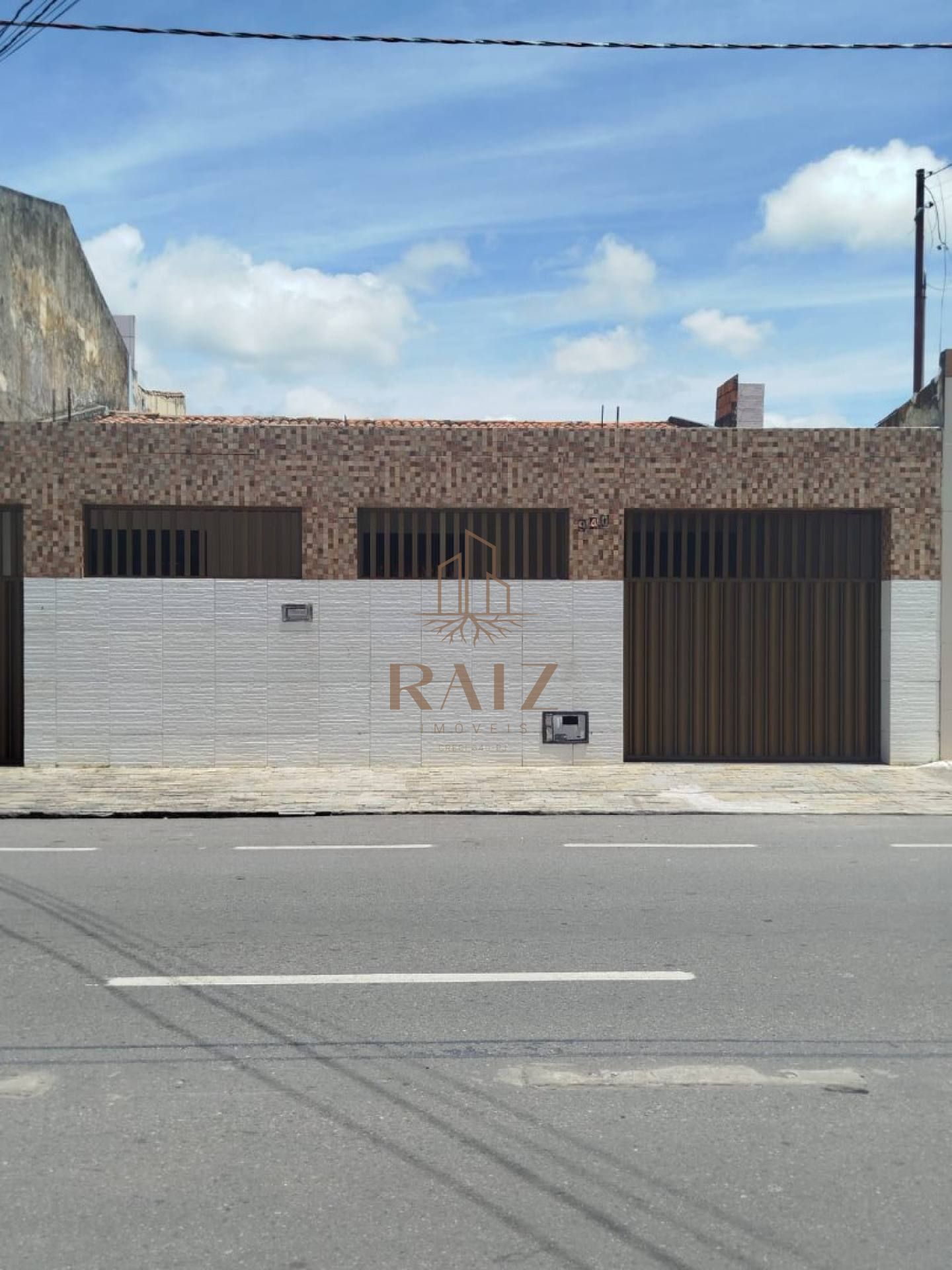 Casa na Avenida Poço do Mero - bugio