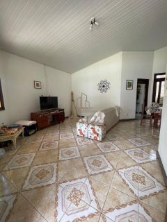 Casa no mosqueiro com 3/4