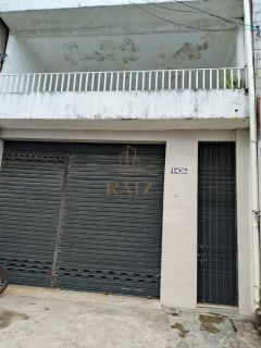 Galpão com casa na rua Acre