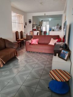 Galpão com casa na rua Acre