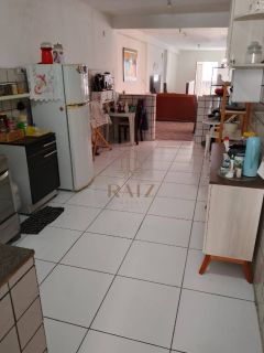 Galpão com casa na rua Acre
