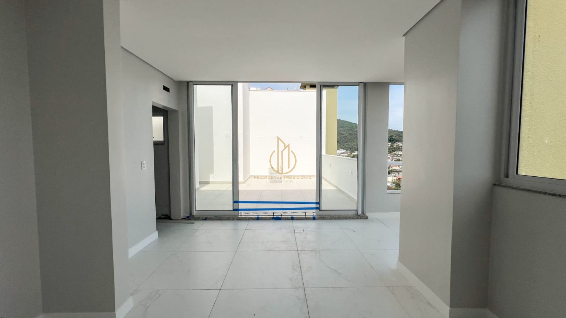 Cobertura 3 quartos no Saguaçu