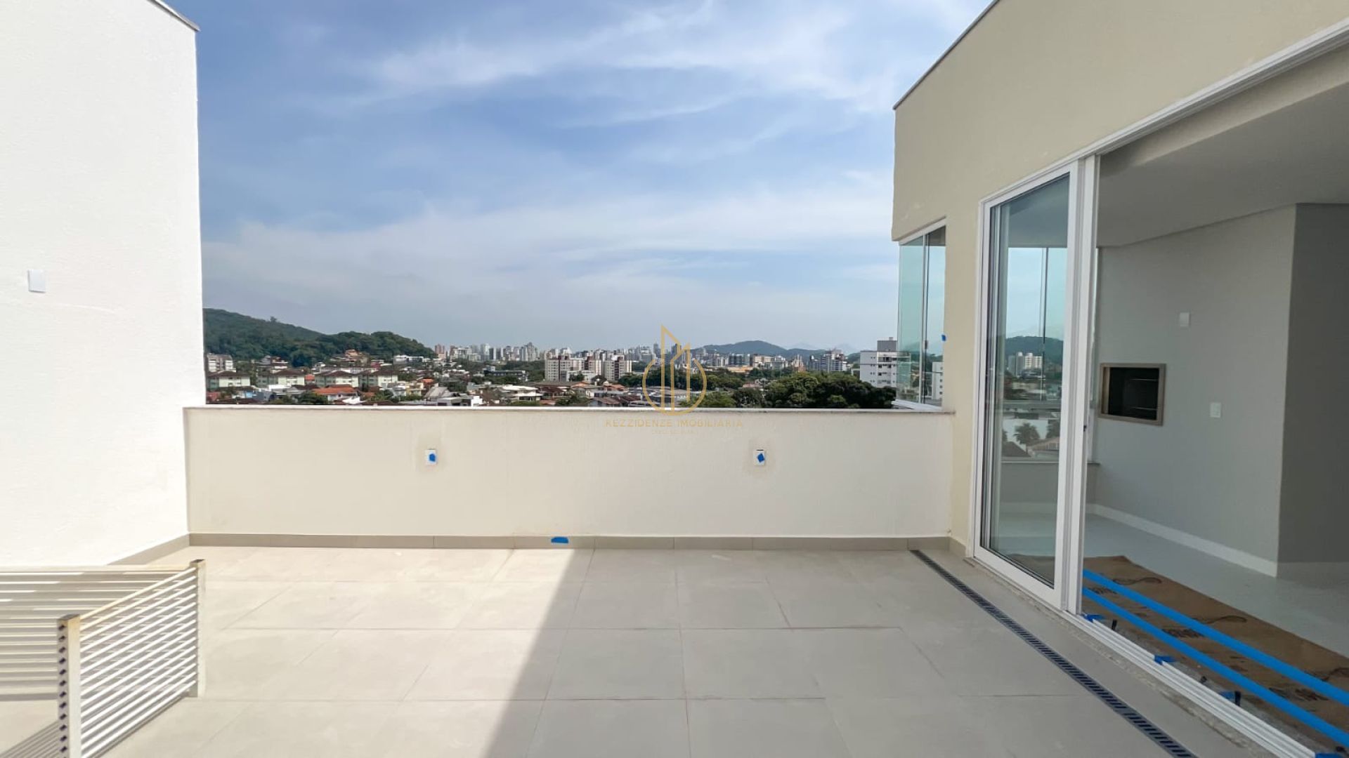 Cobertura 3 quartos no Saguaçu