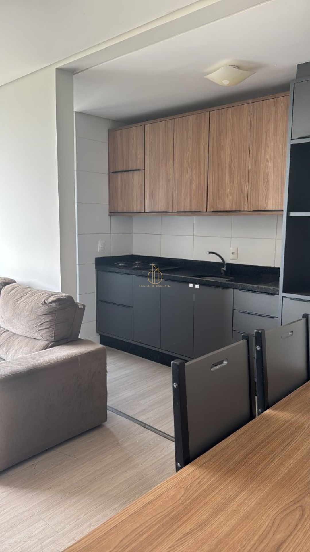 Apartamento semimobiliado 3 quartos no Saguaçu
