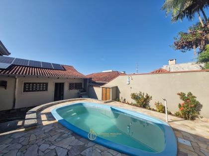 Casa Para Vender com 1 quartos 1 suítes no bairro Petrópolis em Joinville