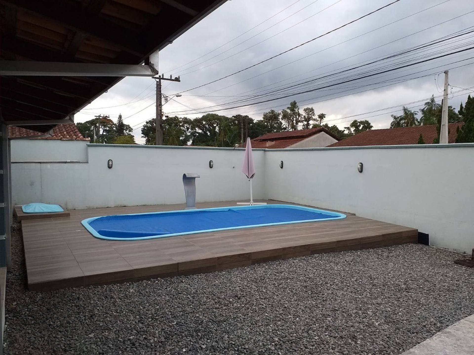 Casa Averbada no Guanabara com Piscina.