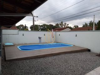 Casa averbada com piscina a venda no bairro Guanabara Joinville SC