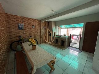 Casa averbada com piscina a venda no bairro Guanabara Joinville SC