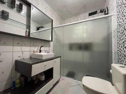 Casa Averbada no Guanabara com Piscina.