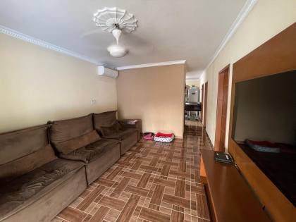 Casa Averbada no Guanabara com Piscina.