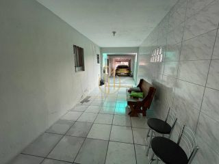 Casa averbada com piscina a venda no bairro Guanabara Joinville SC