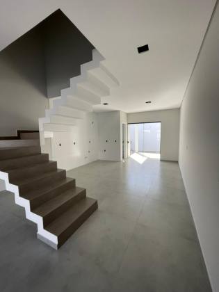 Sobrado geminado 3 quartos no Guanabara