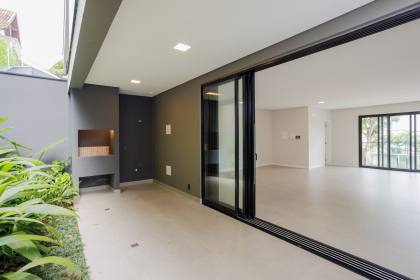 Sobrado geminado 3 suítes no América