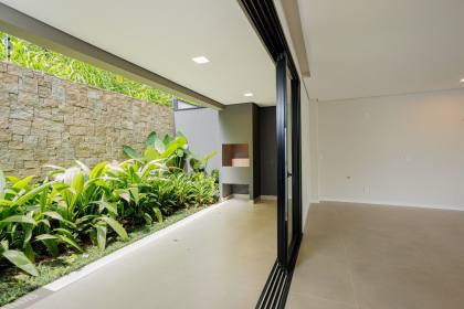 Sobrado geminado 3 suítes no América