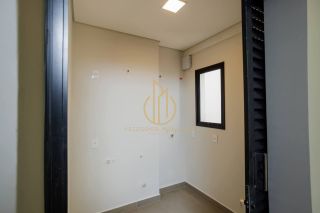 Sobrado geminado com 3 suítes a venda no bairro América Joinville SC