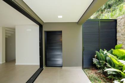 Sobrado geminado 3 suítes no América