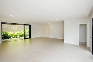 Sobrado geminado com 3 suítes a venda no bairro América Joinville SC