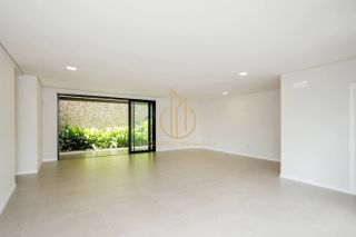 Sobrado geminado com 3 suítes a venda no bairro América Joinville SC