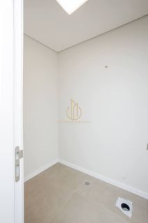 Sobrado geminado com 3 suítes a venda no bairro América Joinville SC