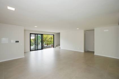 Sobrado geminado 3 suítes no América