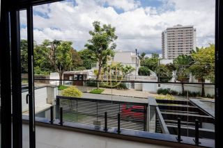 Sobrado geminado com 3 suítes a venda no bairro América Joinville SC