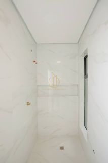 Sobrado geminado com 3 suítes a venda no bairro América Joinville SC