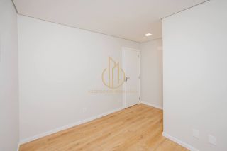 Sobrado geminado com 3 suítes a venda no bairro América Joinville SC