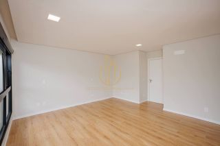 Sobrado geminado com 3 suítes a venda no bairro América Joinville SC