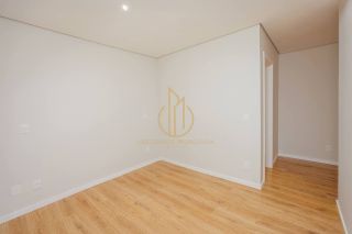 Sobrado geminado com 3 suítes a venda no bairro América Joinville SC