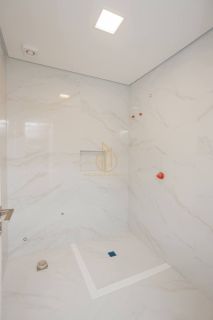 Sobrado geminado com 3 suítes a venda no bairro América Joinville SC