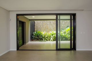 Sobrado geminado com 3 suítes a venda no bairro América Joinville SC