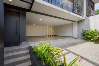 Sobrado geminado com 3 suítes a venda no bairro América Joinville SC