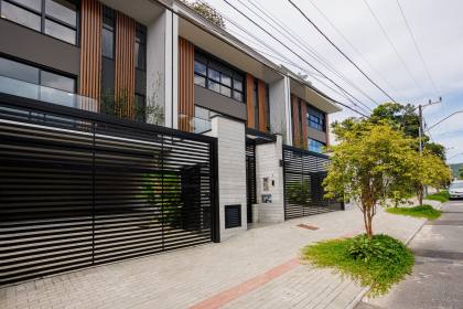 Sobrado geminado 3 suítes no América