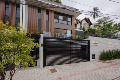 Sobrado geminado 3 suítes no América