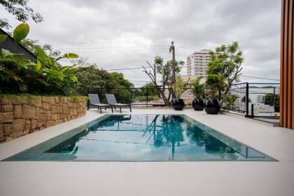 Sobrado geminado 3 suítes no América