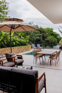 Sobrado geminado com 3 suítes a venda no bairro América Joinville SC