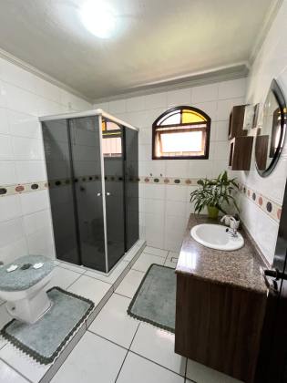 Casa Para Vender com 4 quartos 1 suítes no bairro Nova Brasília Joinville.