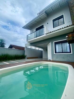 Sobrado Para Vender com 3 quartos 1 suítes no bairro Aventureiro