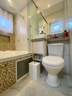 Sobrado com 3 quartos sendo 1 suíte a venda no bairro Aventureiro Joinville SC