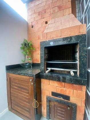 Sobrado Para Vender com 3 quartos 1 suítes no bairro Aventureiro