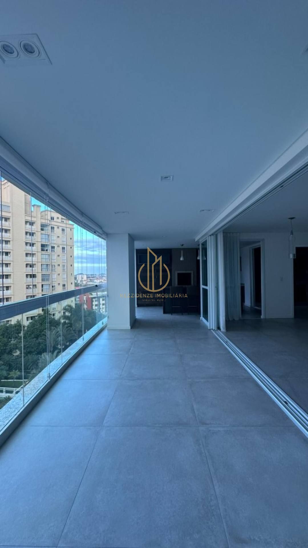 Apartamento com 4 quartos a venda no Centro de Joinville SC