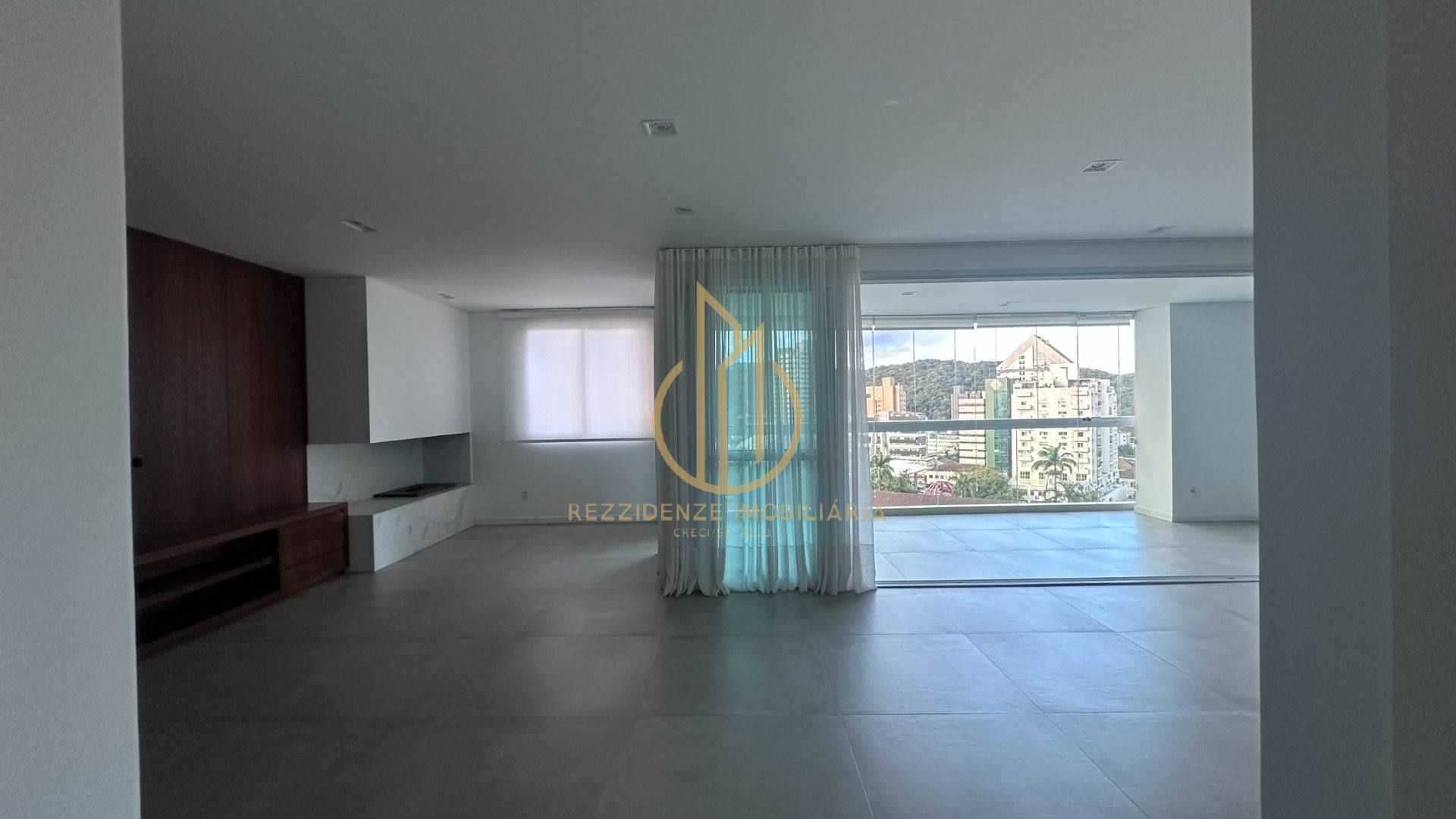 Apartamento com 4 quartos a venda no Centro de Joinville SC