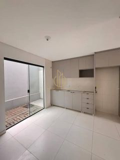 Sobrado geminado em condomínio fechado a venda no bairro Santa Catarina Joinville SC