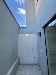 Sobrado geminado em condomínio fechado a venda no bairro Santa Catarina Joinville SC