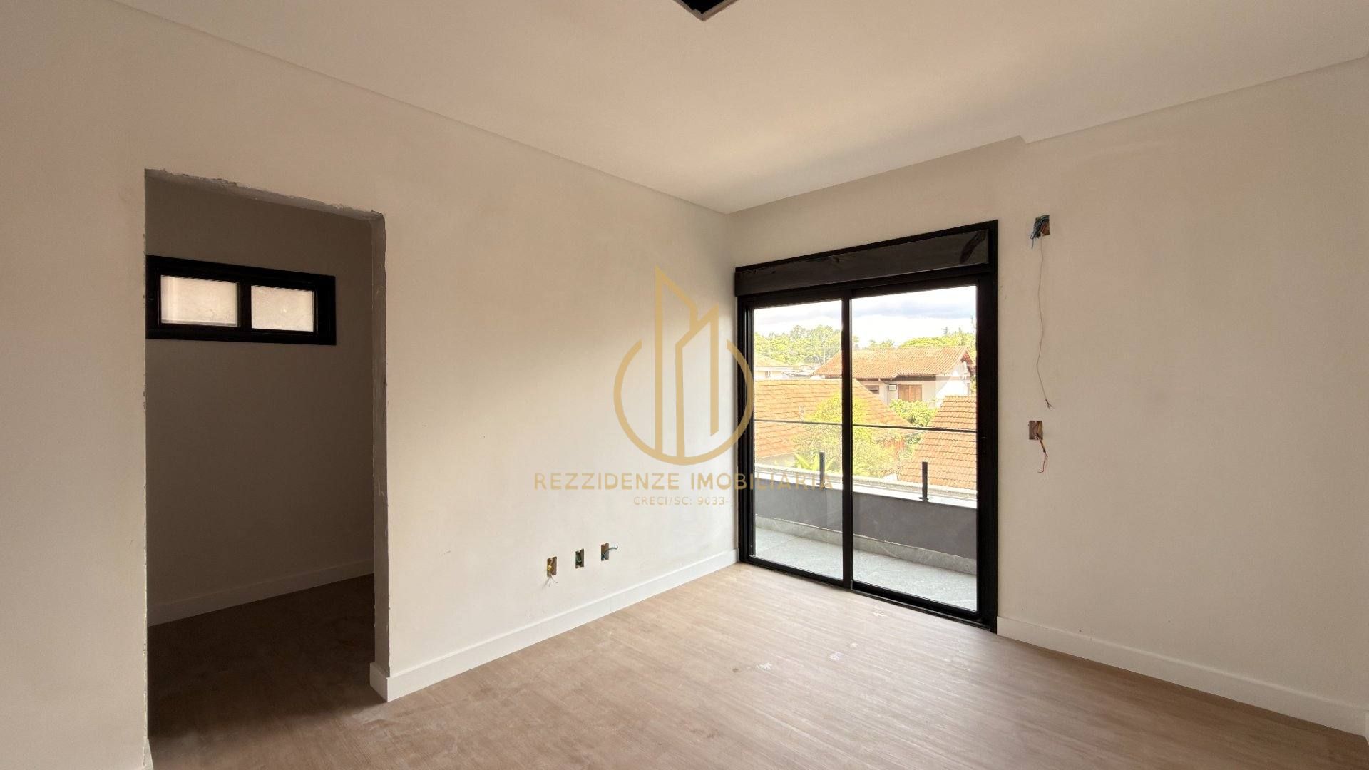 Casa 3 suítes em condomínio fechado no América