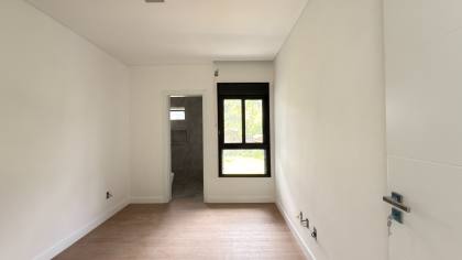 Casa 3 suítes em condomínio fechado no América